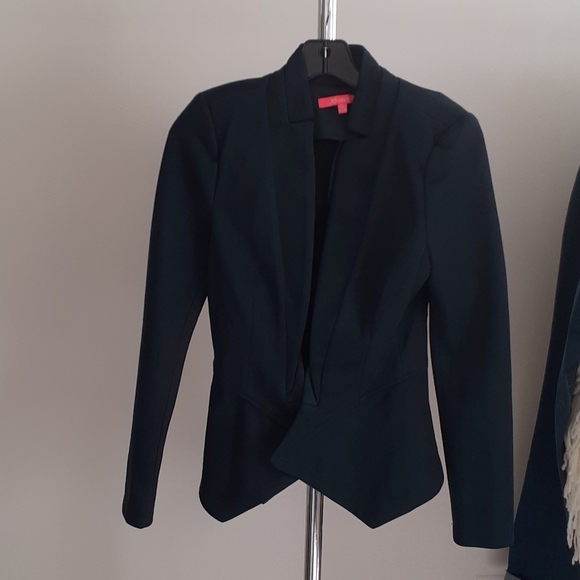 Blazer - Picture 2 of 3